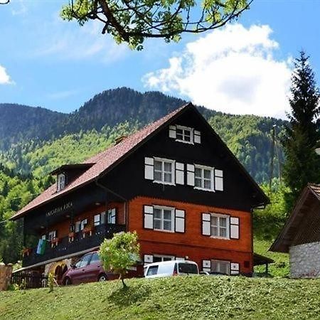 Bed and Breakfast Smucarska Koca Kotlje Exteriér fotografie