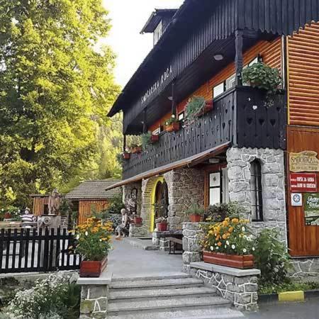 Bed and Breakfast Smucarska Koca Kotlje Exteriér fotografie