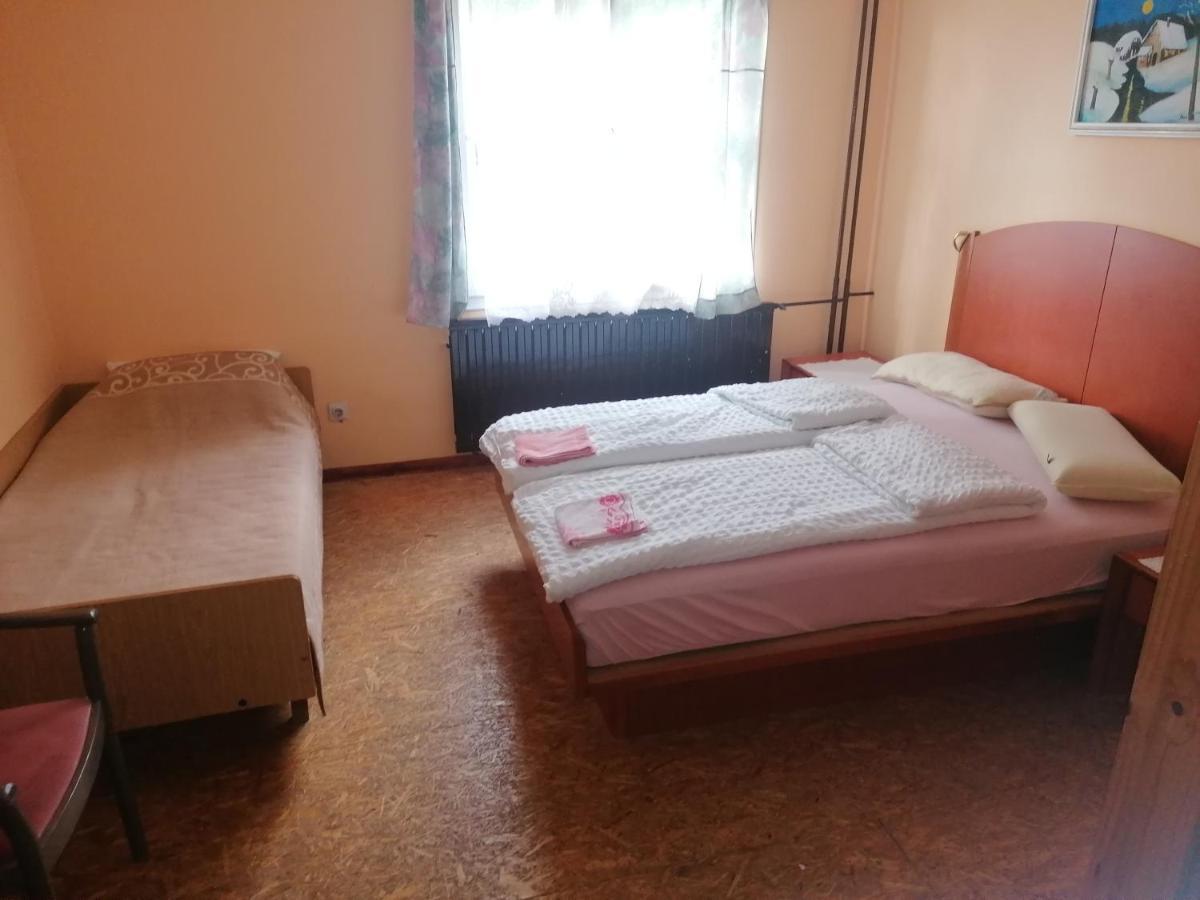 Bed and Breakfast Smucarska Koca Kotlje Exteriér fotografie